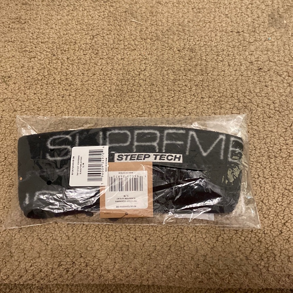 Brand new Supreme TNF Steep Headband